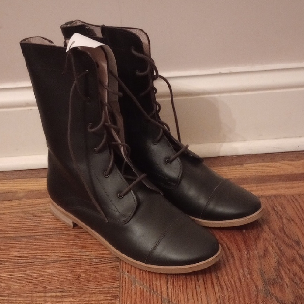 English Cut Elegant Dark Brown Lace-Up Boots for Women Hamdmade in Spain